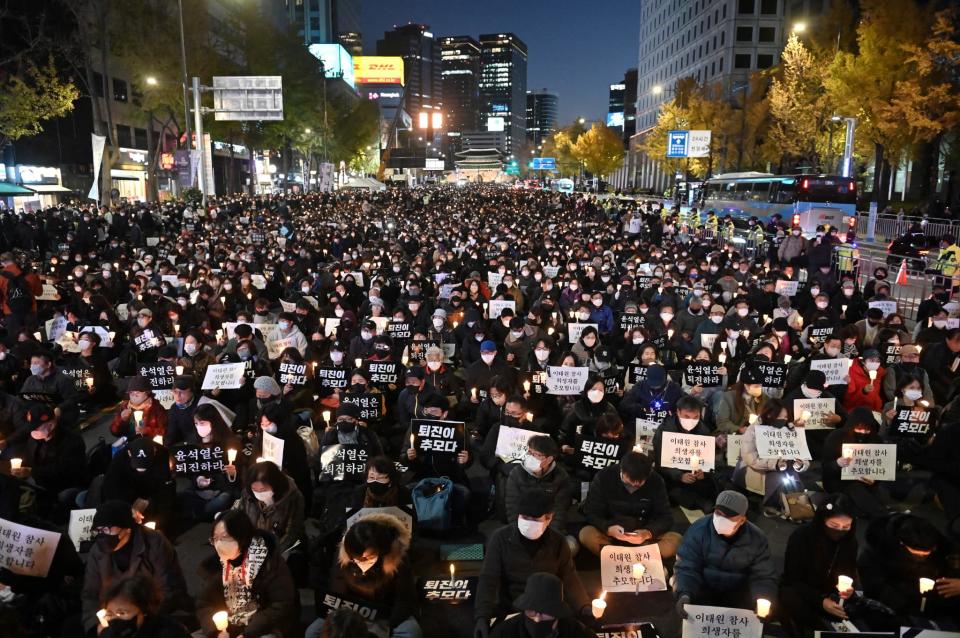 Veillée funèbre en hommage aux victimes de la bousculade meurtrière survenue pour Halloween à Séoul, en Corée du Sud, le 5 novembre 2022 - Jung Yeon-je / AFP