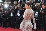 <p>Le top-model Sara Sampaio a osé le transparent. (crédit AFP) </p>