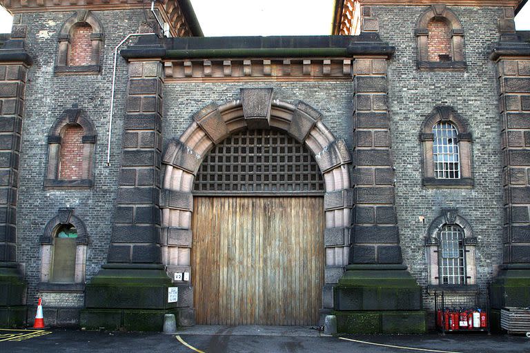 La puerta princpal de la prisión de Wandsworth, construida en 1851 y con capacidad para 1500 reclusos. (Getty Images)