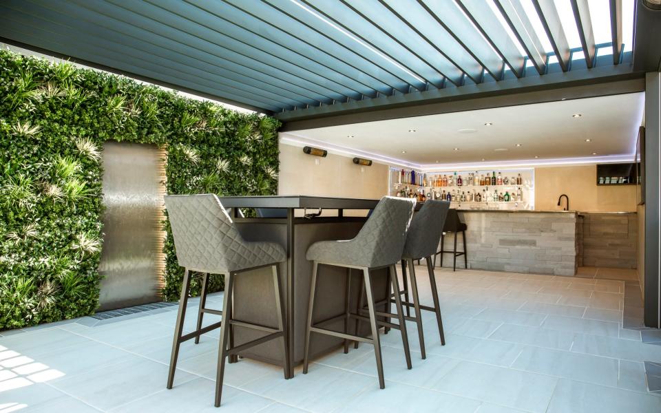 Home garden bar - Jahed Quddus