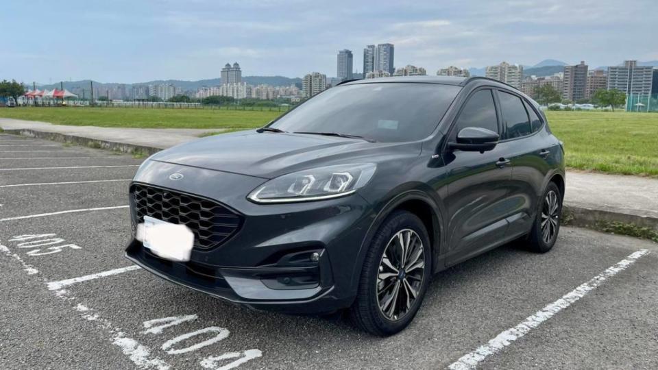 Andy老爹發文表示正式割愛開了兩年的Ford Kuga ST-Line。(圖片來源/ Andy老爹臉書)