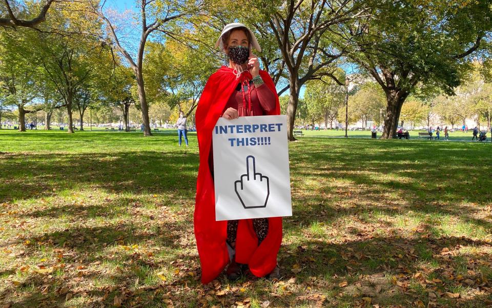 A protester on Saturday in Washington. (Photo: DANIEL SLIM via Getty Images)