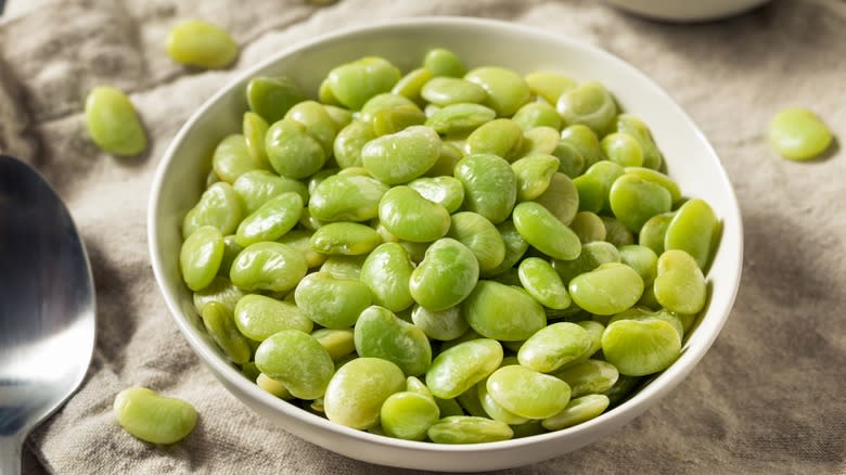lima beans in bowl