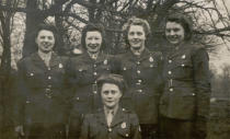  <span>Winifred Sirois (2nd from the left) in Garrett's Hay, near Woodhouse Eaves, England, 1943. Photo courtesy of <a href="http://www.thememoryproject.com/stories/347:winifred-kathleen-sirois/" rel="nofollow noopener" target="_blank" data-ylk="slk:Historica-Dominion Institute;elm:context_link;itc:0;sec:content-canvas" class="link ">Historica-Dominion Institute</a>.</span>  