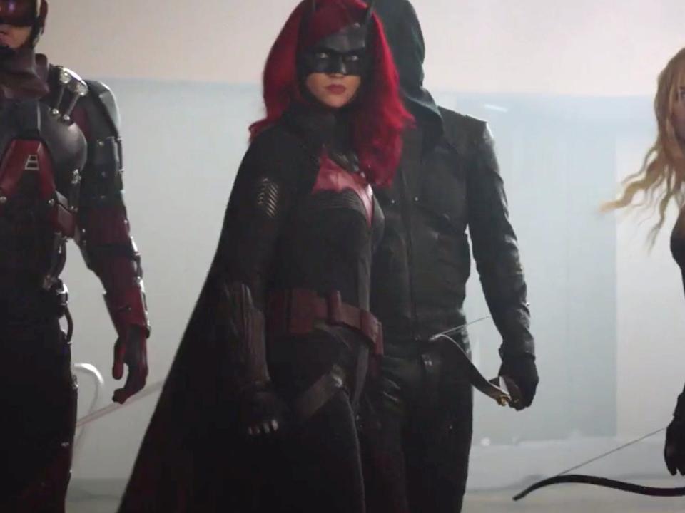 crisis part one atom batwoman green arrow mia