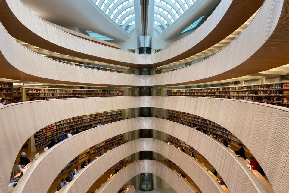 <div class="inline-image__caption"><p>Calatrava's Law Library</p></div> <div class="inline-image__credit">William O'Connor</div>