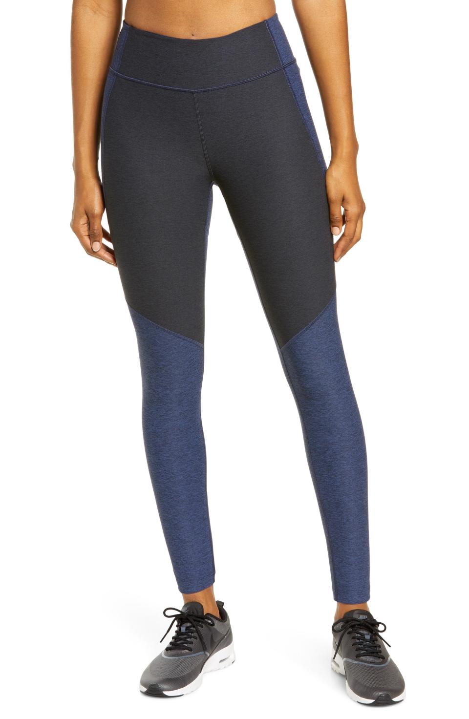 17) Outdoor Voices Two-Tone Warmup Crop Leggings