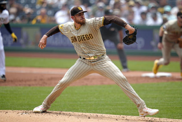 Andrew McCutchen wears mask as Pirates, Padres play after smoke delay:  'It's not healthy for anybody