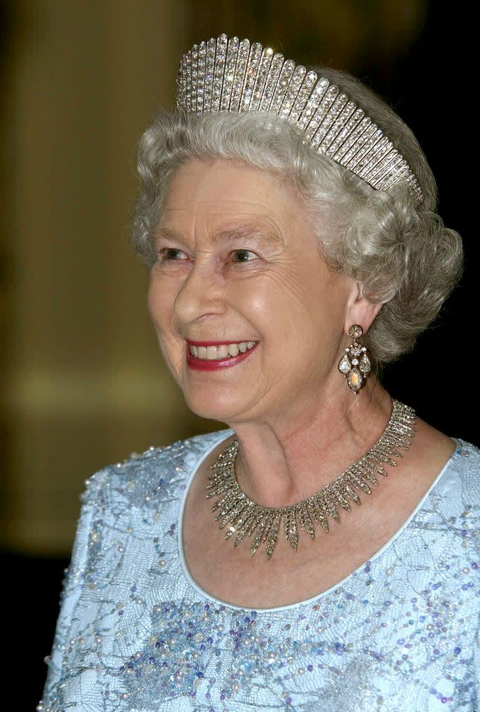 Queen Elizabeth Il Attending A Dinner At The Governor General's Residence, Kings House, Wearing The Russian Fringe Diamond Tiara