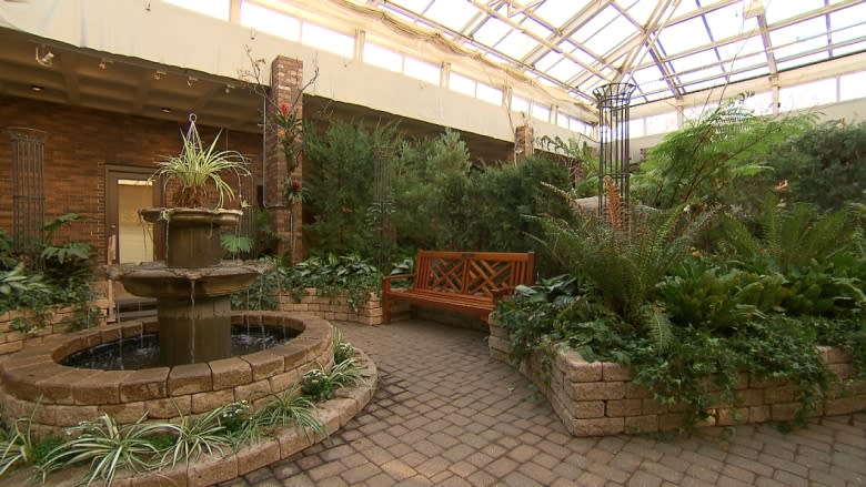 Assiniboine Park Conservatory nearing end of its life, slated to close permanently April 2