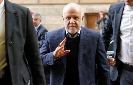 Iran's Oil Minister Bijan Zanganeh arrives for a meeting of the Organization of the Petroleum Exporting Countries (OPEC) in Vienna, Austria, November 30, 2016. REUTERS/Heinz-Peter Bader