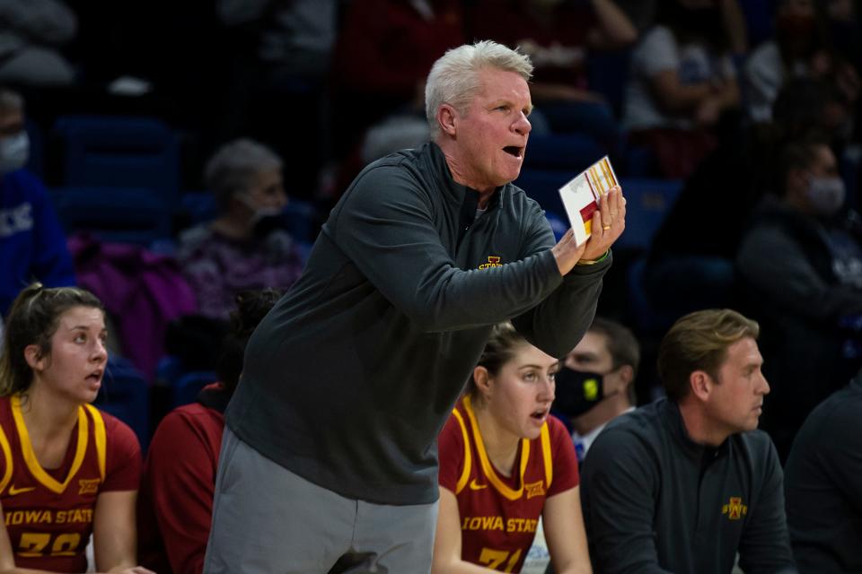 Iowa State Women's Basketball Coach Bill Fennelly calls to his team during the Iowa State at Drake women's basketball game, on Thursday, Nov. 18, 2021, at the Knapp Center in Des Moines. 