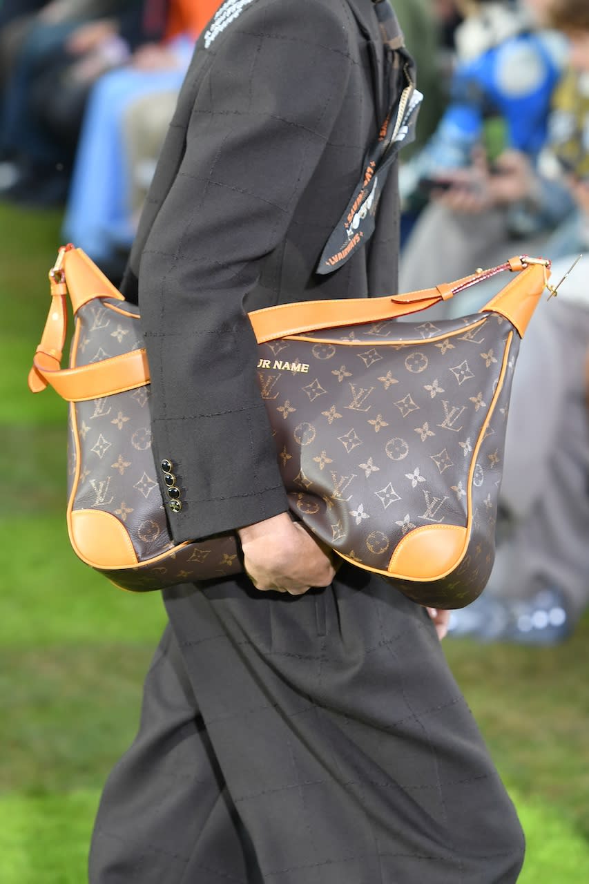 Highlights of the Louis Vuitton 2025 Spring/Summer Menswear Show in Paris: Gong Yoo and Jeffrey took a photo together; even girls were attracted by these travel-themed handbags