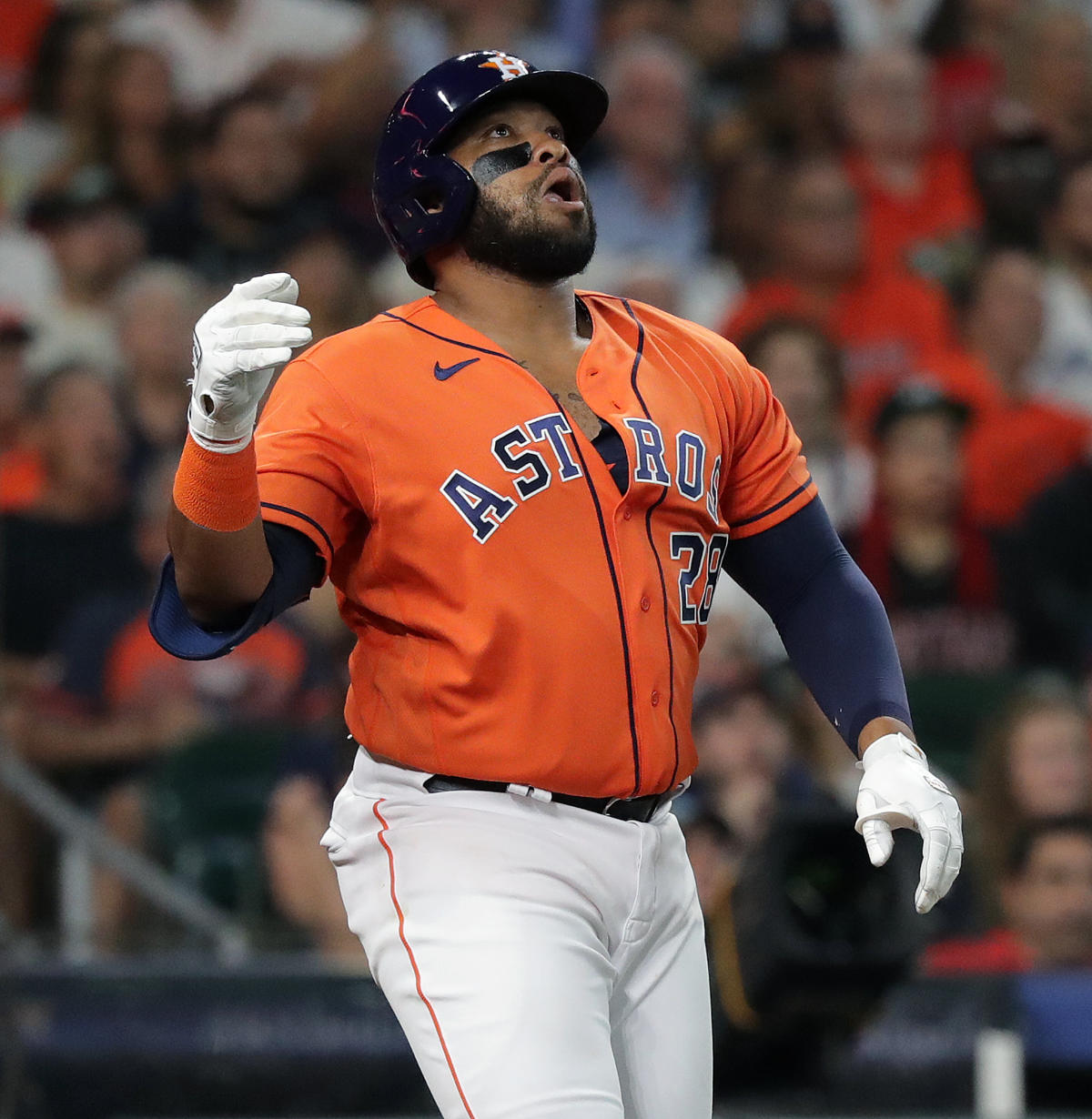 Singleton homers twice to lead Astros over Angels 11-3