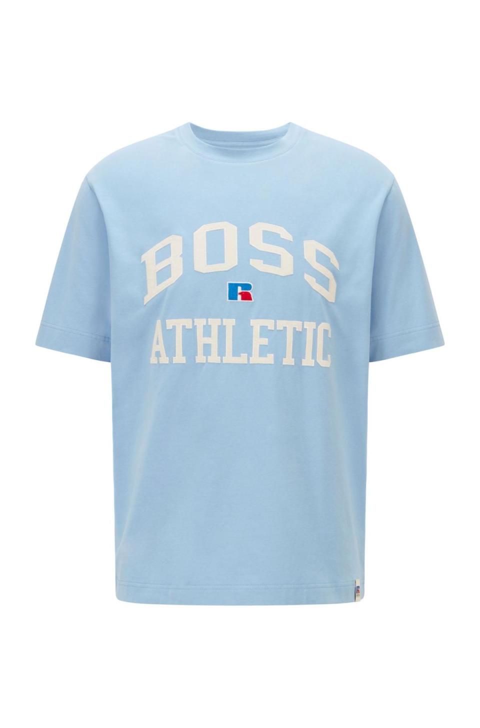 淺藍色有機棉T恤NT$3,900 BOSS X Russell Athletic 。（BOSS提供）