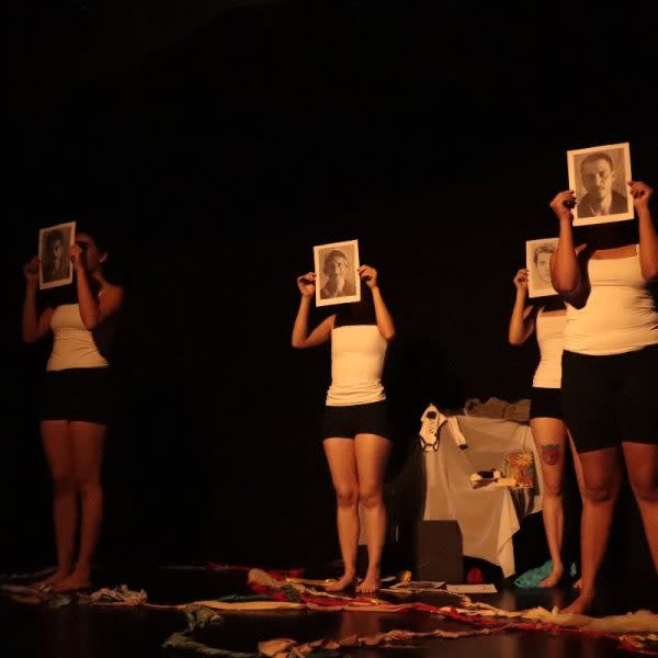 Obra de teatro sobre migración. Foto: Cortesía colectiva Teatro, Ternura y Efecto