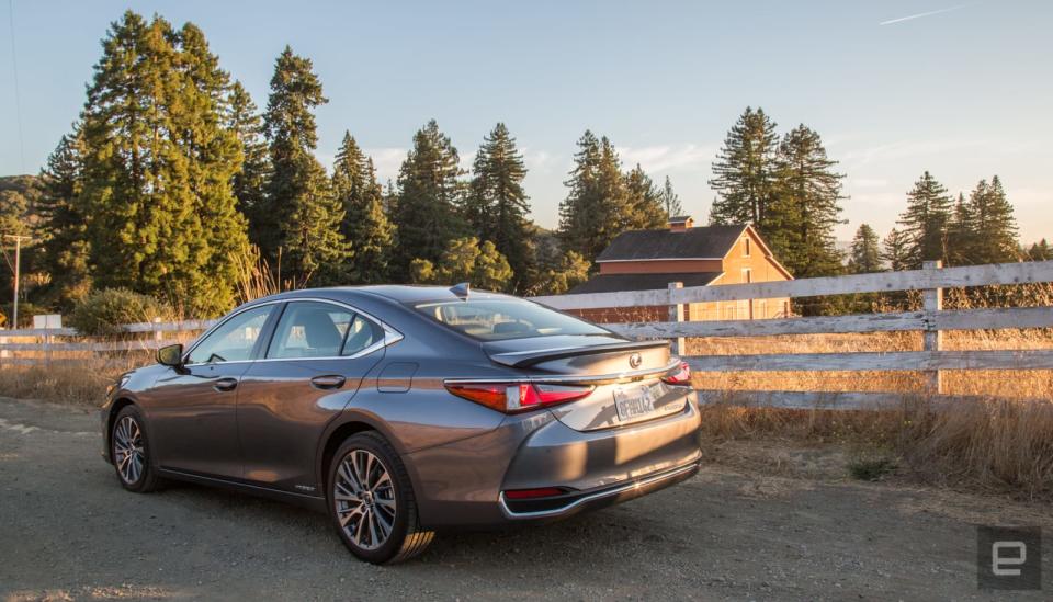 2019 Lexus ES 300H