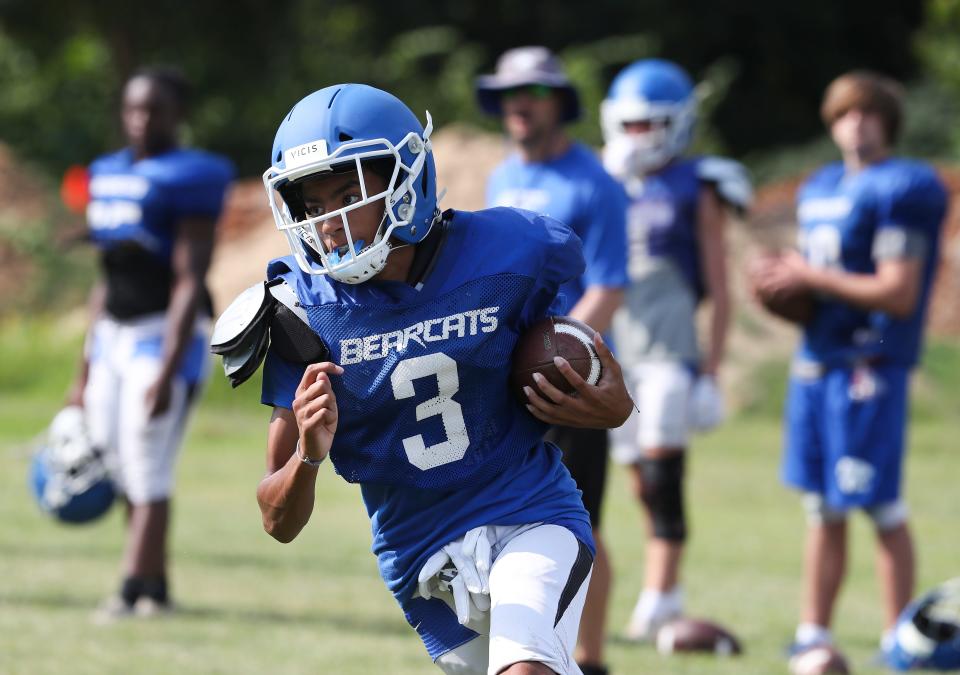 Kentucky County Day's E.T. Harris runs through routes during practice at the school in Louisville, Ky. on Aug. 4, 2021.