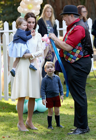 Durante sus compromisos oficiales, Charlotte y George se han quedado bajo el cuidado de su nana española.