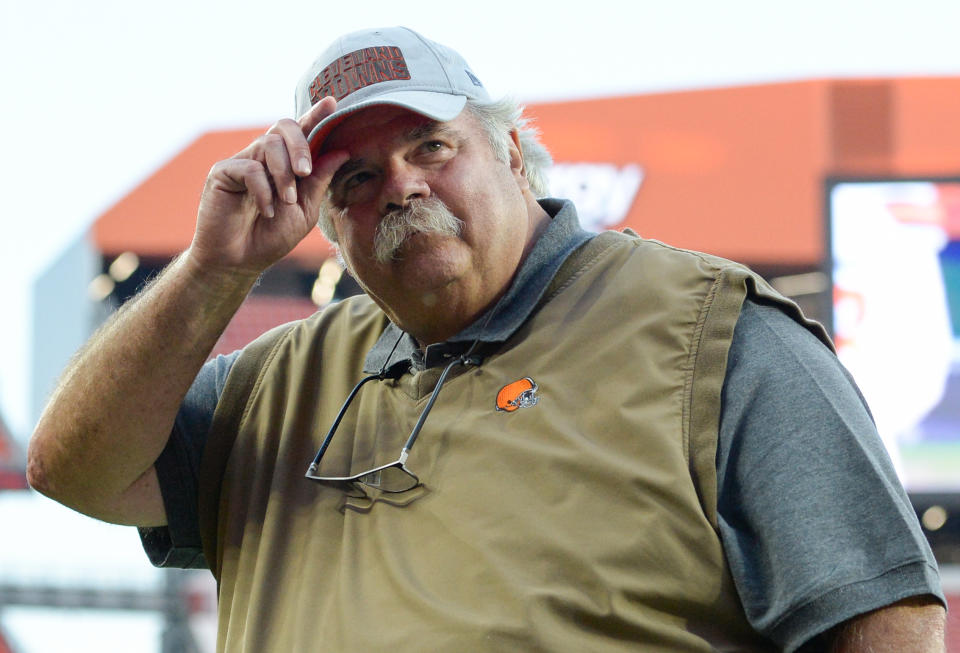 Fans are paying homage to Cleveland Browns offensive line coach Bob Wylie. (Getty Images)