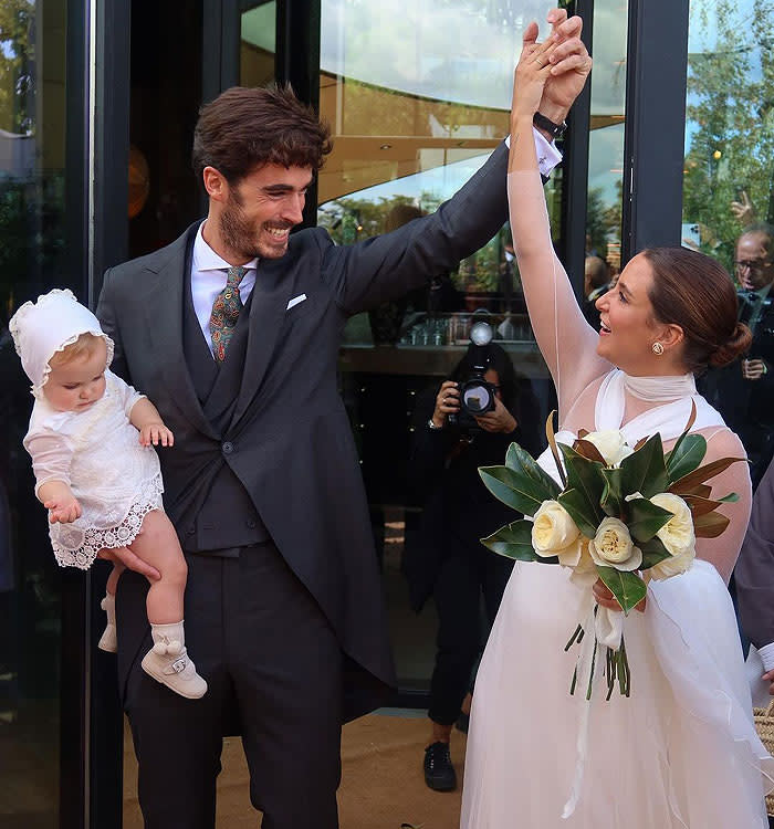 Marta Pombo y Luis Zamalloa con su hija Matilda