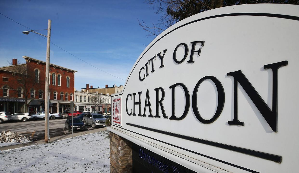 A sign welcomes visitors to downtown Chardon.