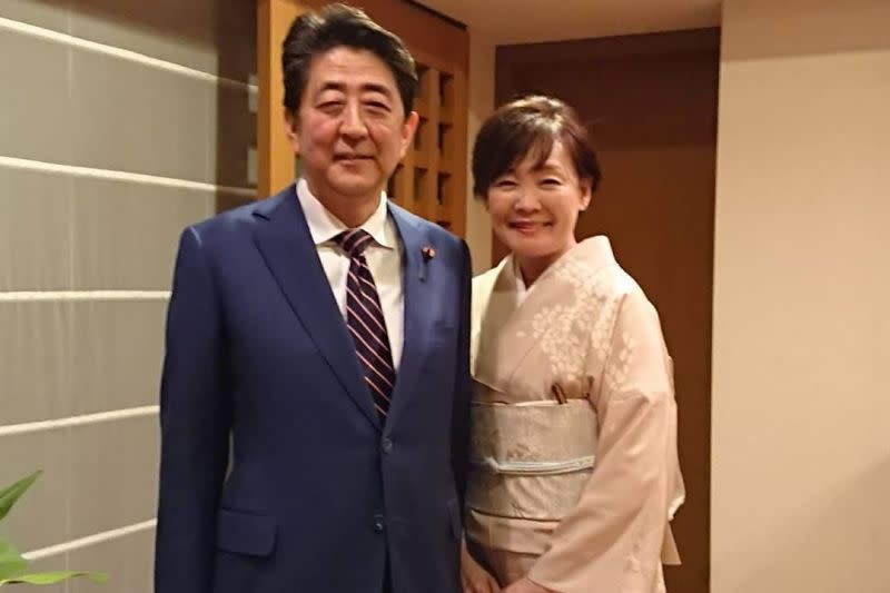 ▲安倍晉三與妻子結婚數年，一直十分恩愛。（圖／安倍昭惠IG）