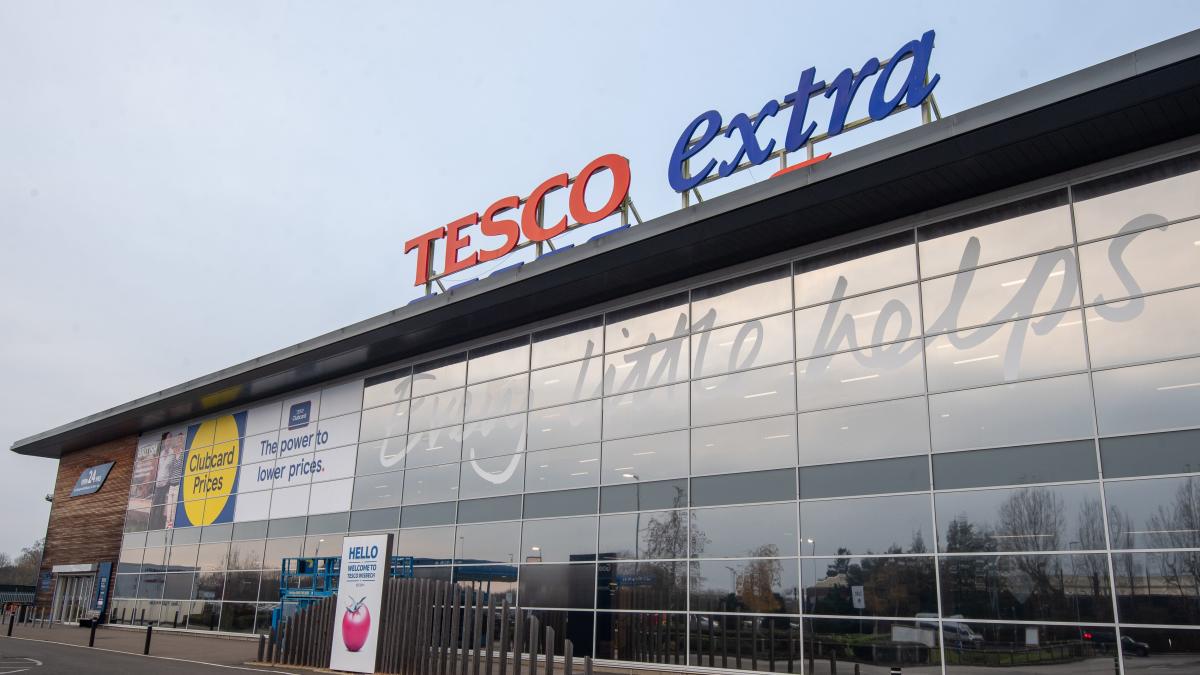 Tesco cuts price of more than 500 products