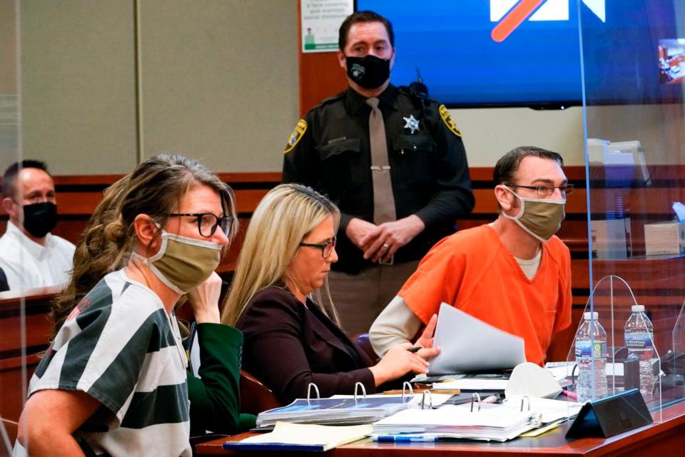 PHOTO: In this Feb. 8, 2022, file photo, Jennifer Crumbley, left, and James Crumbley, right, the parents of Ethan Crumbley, appear in court for a preliminary examination on involuntary manslaughter charges in Rochester Hills, Mich. (Paul Sancya/AP, FILE)