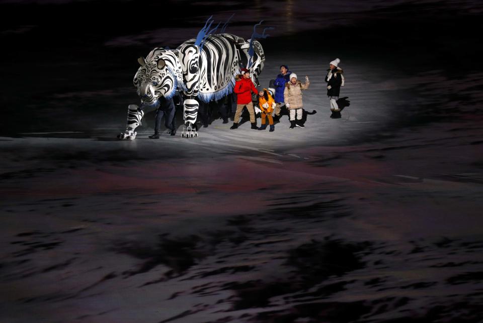 <p>Performers during the opening ceremony. REUTERS/Phil Noble </p>