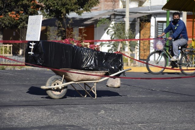 APTOPIX Virus Outbreak Bolivia