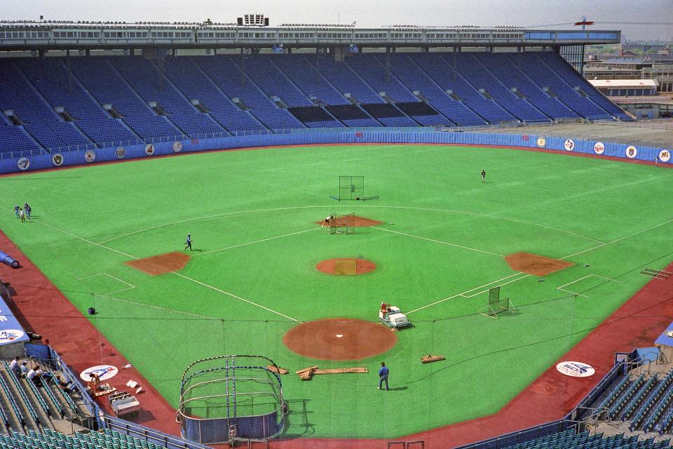 1920px-Exhibition Stadium before the Toronto Blue Jays faced the Chicago White Sox on May 27, 1988 1