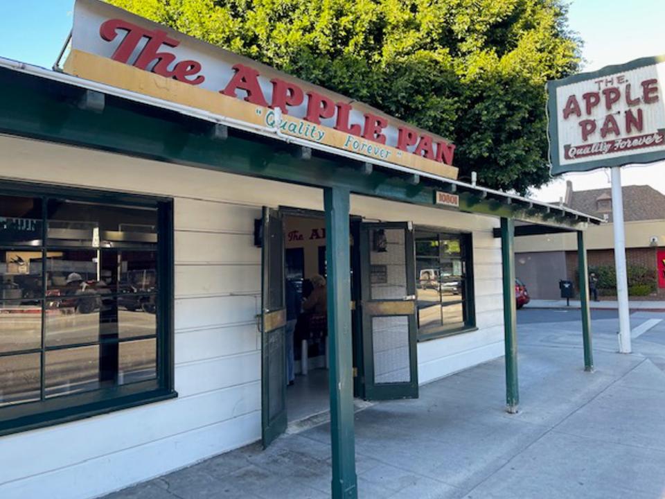 The exterior of the Apple Pan in Los Angeles with a sign that reads "