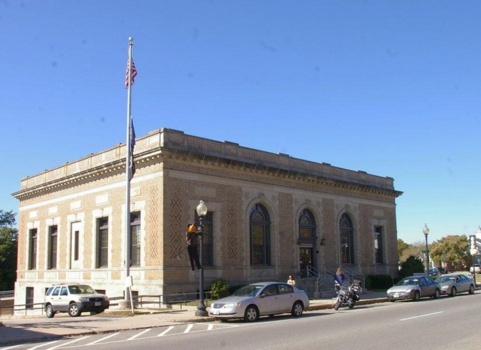 The Rochester District Court was built in 1913.