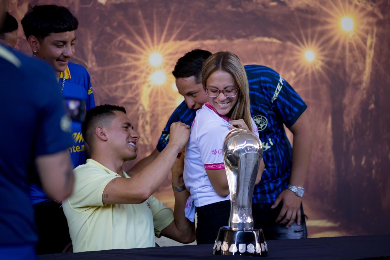 Club America’s goalkeeper Luis Malagon signs autographs and takes photos with fans before the friendly game against FC Juarez at the Sun Bowl in El Paso, TX, on Sunday, June 23, 2024.