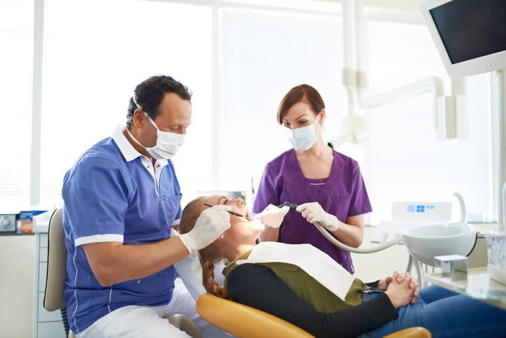 Evitar ir al dentista puede afectar tu salud bucal ¡y general! - Foto: Musketeer/Getty Images