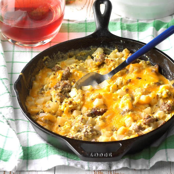 Sausage Egg And Cheddar Farmer S Breakfast Exps Cimz17 48502 C07 20 4b 9