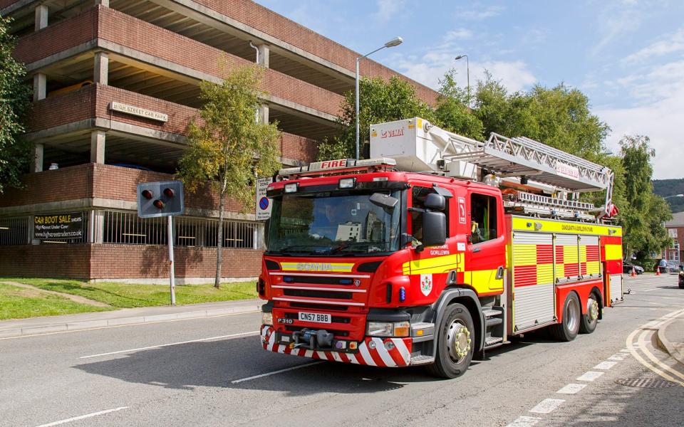 It's not only fire engines, police and ambulances than can use flashing lights