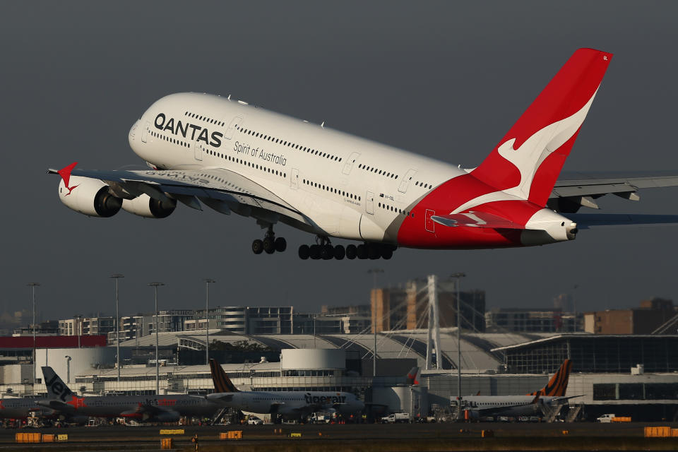 La australiana Qantas es la aerolínea más segura del mundo para volar en 2020, reconocimiento que Airline Ratings también le dio entre 2014 y 2017. La web destaca que cuenta con “un récord sorprendente de novedades en operaciones y seguridad”. Lo cierto es que nunca ha sufrido accidentes fatales pese a que es la tercera más antigua del planeta solo por detrás de KLM y Avianca. (Foto: Brendon Thorne / Getty Images).