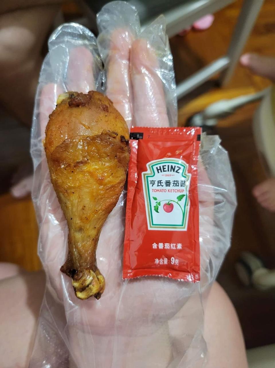 食KFC 炸雞髀炸雞槌中伏size 細到離晒譜 網友抵死曲線控訴紛貼圖比賽指最大嗰啲去晒呢到？