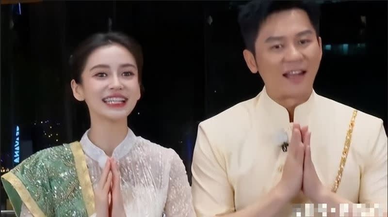 李晨與Angelababy（楊穎）爆出戀情，消息震驚許多網友，話題更立即登上熱搜。（圖／翻攝自微博）