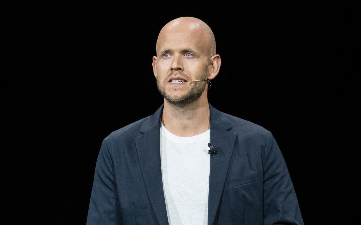 Spotify-Chef Daniel Ek will die Musik von Kanye "Ye" West vorerst auf der Plattform behalten. (Bild: Getty Images / Drew Angerer)