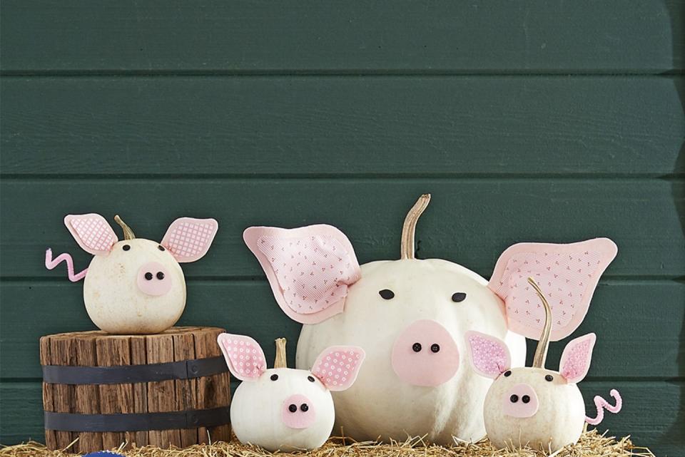 Mama Pig and Piglet Pumpkins