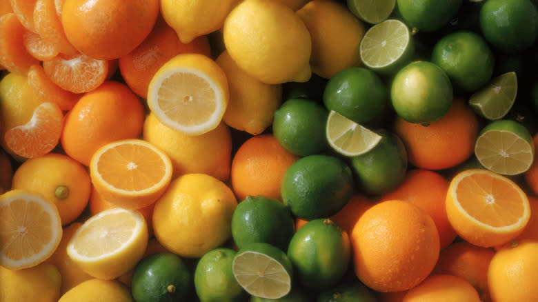 Various citrus fruits in pile