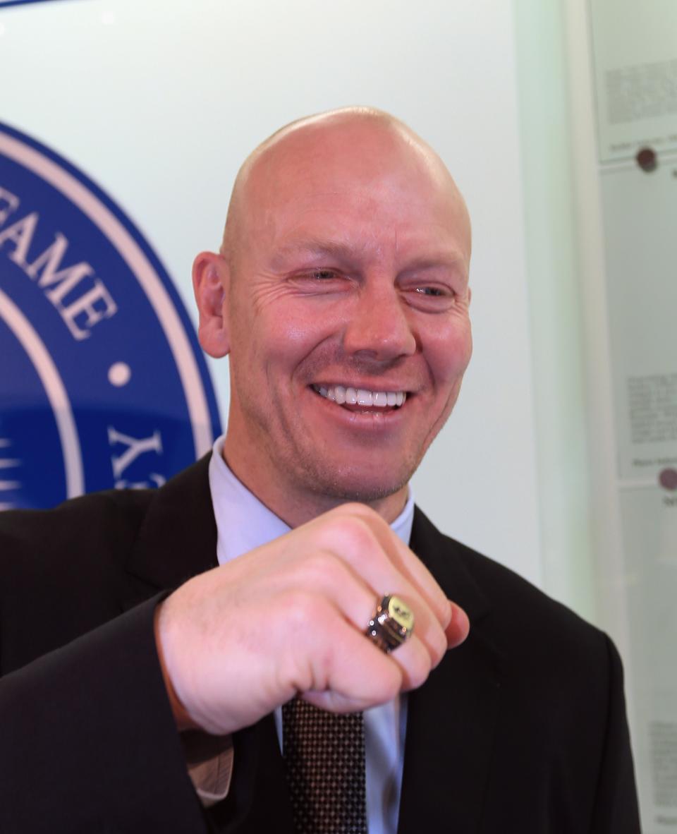 TORONTO, ON - NOVEMBER 12: Mats Sundin poses with his Hall of Fame ring at the Hockey Hall of Fame ring ceremony on November 12, 2012 in Toronto, Canada. Sundin and three other former NHL players - Joe Sakic, Adam Oates and Pavel Bure - will be inducted into the Hall during a ceremony later today. (Photo by Bruce Bennett/Getty Images)