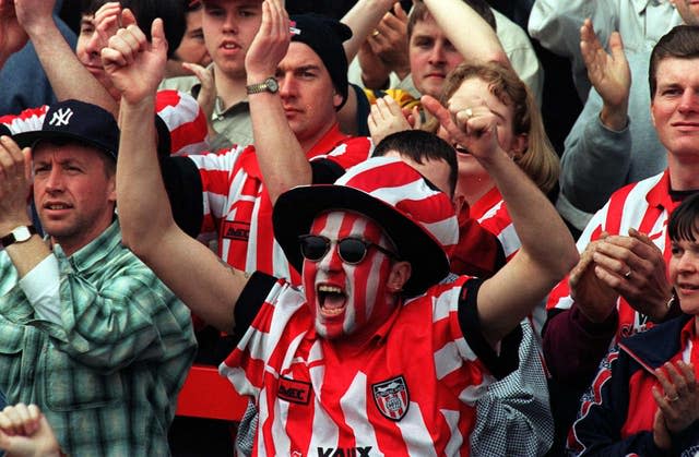 Sunderland fan with painted face