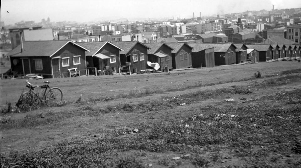 Earthquake Shacks in Dolores Park (1906)