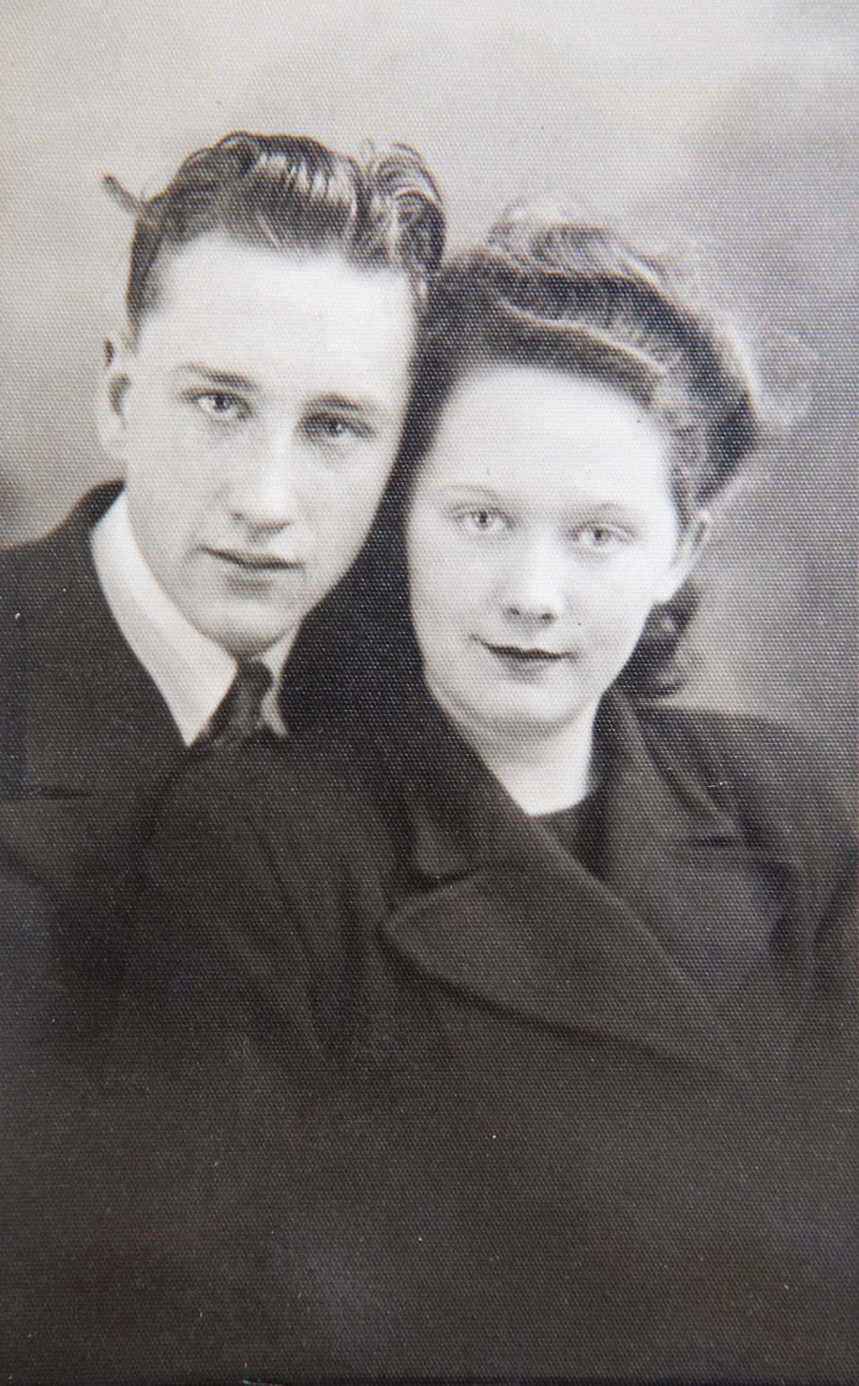 Robert, 93, and Alison Snaddon, 91, met when they were 15 and 17. [Photo: SWNS]