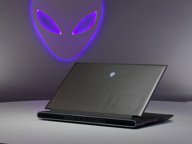 Alienware's latest gaming laptop is the first to feature AMD's Radeon RX  7900M GPU