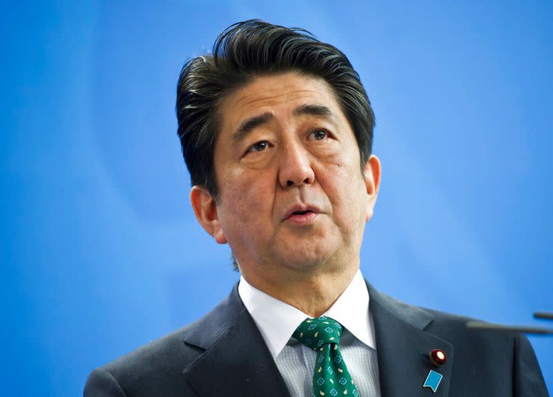 ▲日本前首相安倍晉三過去曾經在疫情爆發初期，發給每位國民一人10萬日圓。（圖／美聯社／達志影像）